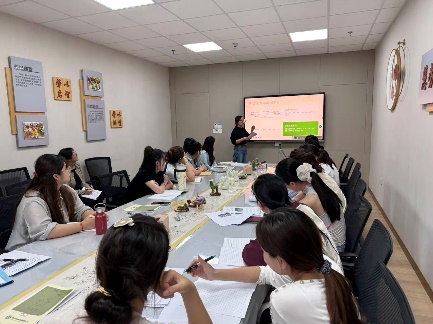 250925以爱为桥 融合促衔——栖霞幼儿园翡翠天悦园融合教育新闻稿(2)_html_m3fd7ee29.jpg