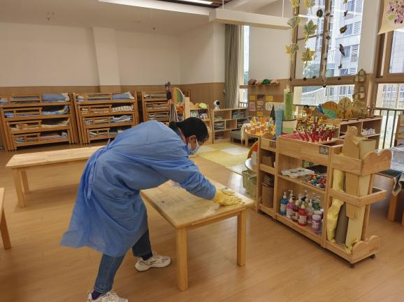 251022实战演练 筑牢防线——栖霞幼儿园云栖园手足口病应急演练 刘菁_html_m7c7f08b.jpg