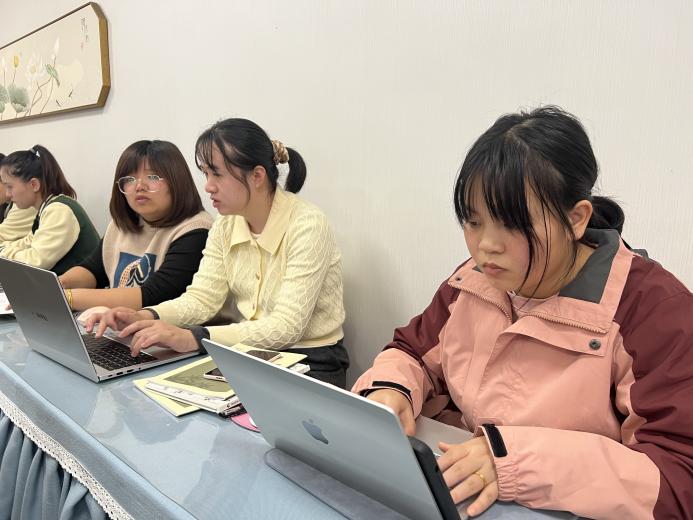 241024关注成长 档案记录——栖幼翡翠天域园电子成长档案制作培训_html_m45bb7b62.jpg