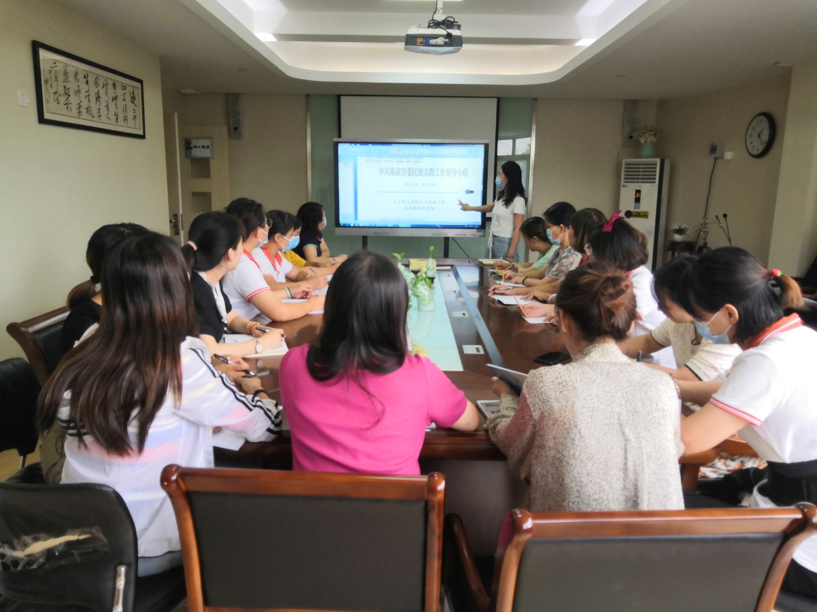 【枫香栖幼】师德铸就教育堡垒 用爱点亮每颗星星  ——栖霞幼儿园五福园尊师月师德主题活动