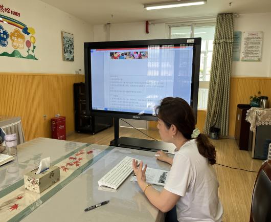 220524深入游戏 研促成长——记栖霞幼儿园红枫园游戏教研组活动（插照片）_html_665ad6cc.jpg