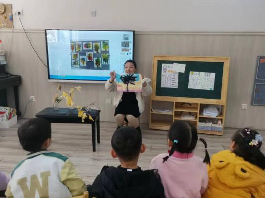与美同行”艺“起成长——栖霞幼儿园石埠湾园艺术领域教研活动（三）冯恋_html_4a9a58f1.jpg
