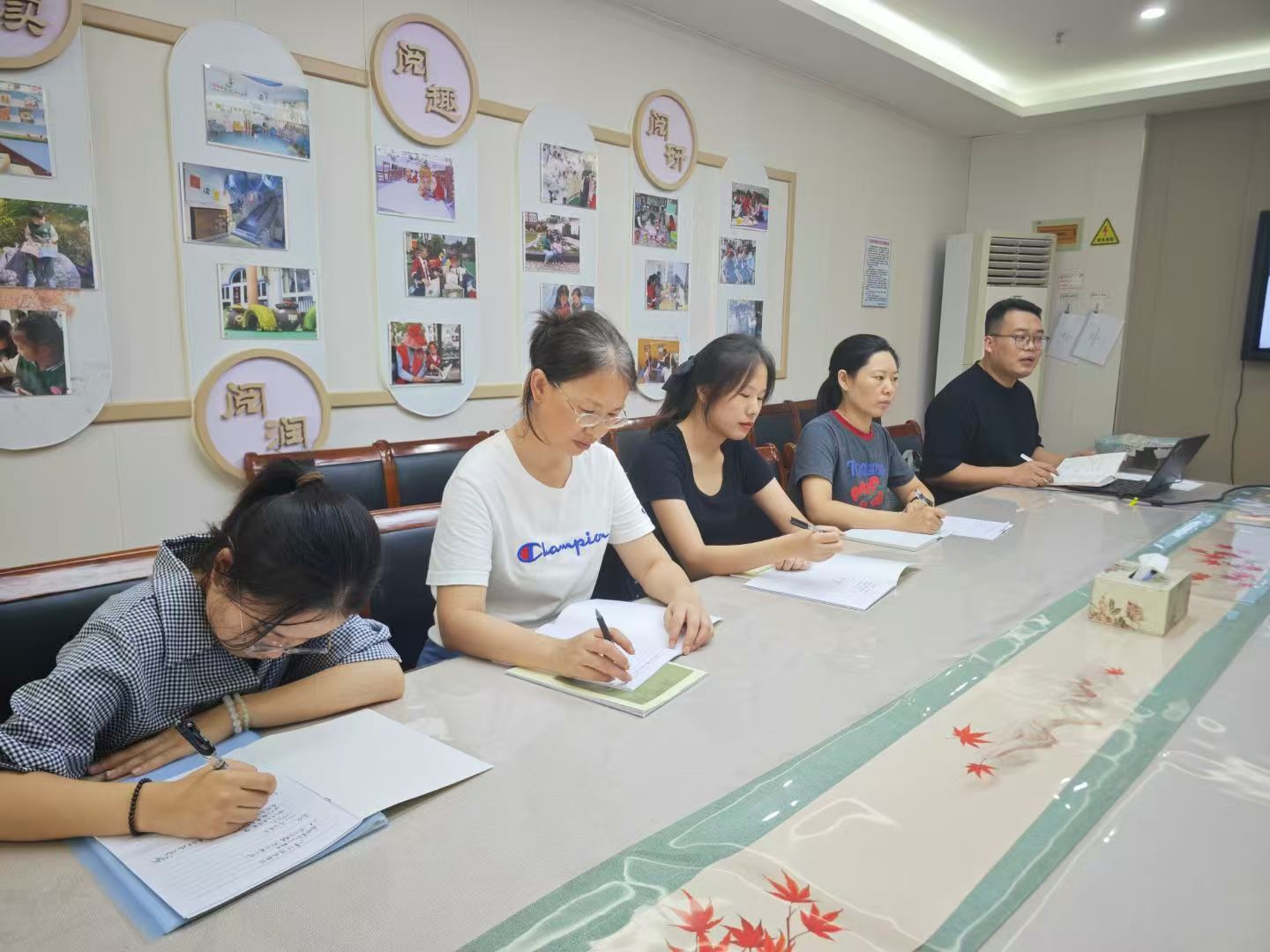 250902立德树人铸师魂，不忘初心正师风——记栖幼红枫分园九月师德培训_html_m617da1b.jpg