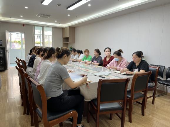 220824 专业培训强技能 学无止境促提升——栖幼红枫园暑期园本培训活动（二）_html_m38360b7a.jpg