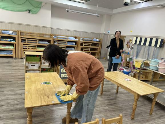 241127“保”持初心 “育”见美好——栖霞幼儿园石埠湾园保育教师技能评比活动_html_5ede952d.jpg