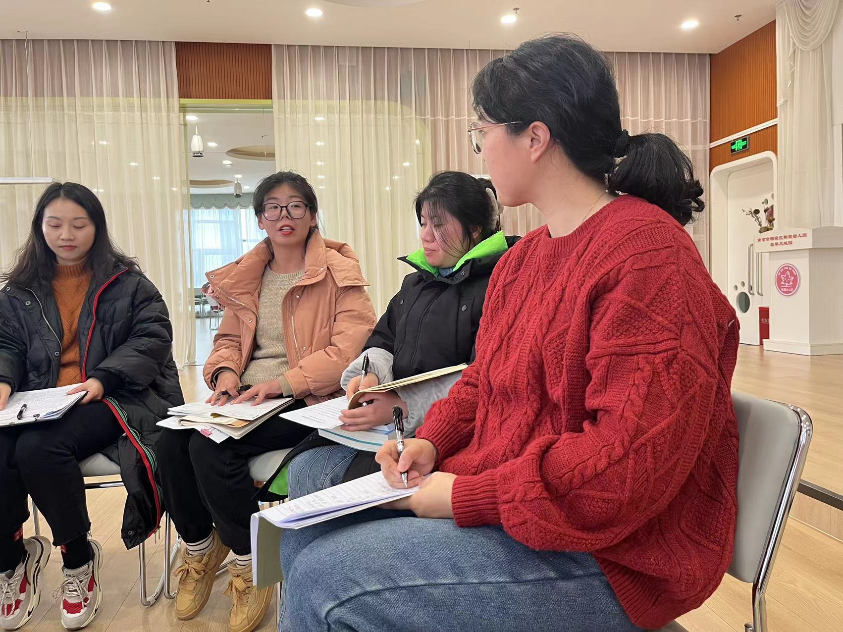 240116聚焦游戏话收获 总结反思促成长——栖霞幼儿园翡翠天域园游戏教研组活动_html_m149769d0.jpg