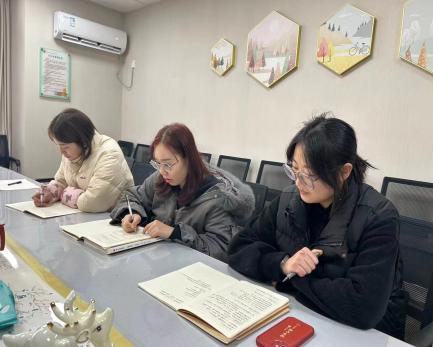 240109智慧游戏 寓教于乐——栖霞幼儿园翡翠天悦园业务学习_html_13f1d606.jpg