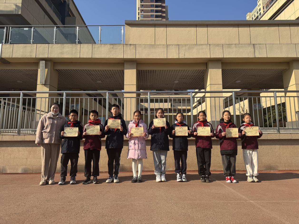 【博学广志】羽动未来——南京市羽毛球后备人才基地总决赛：金小广志路运动员勇夺多项荣誉！_html_m6e26bd2a.jpg