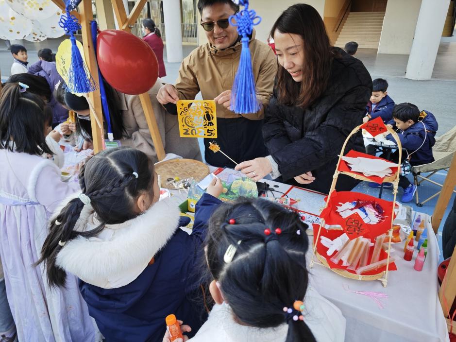 【湖畔·学生活动】巳巳如意 生生不息——2025元旦国潮市集来啦！_html_m10d87eb3.jpg