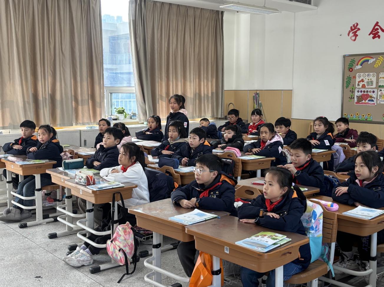 【湖畔·童化课堂】聚焦分数意义，发展核心素养——数学校本研修之课例研讨（247）_html_m3b93957.jpg