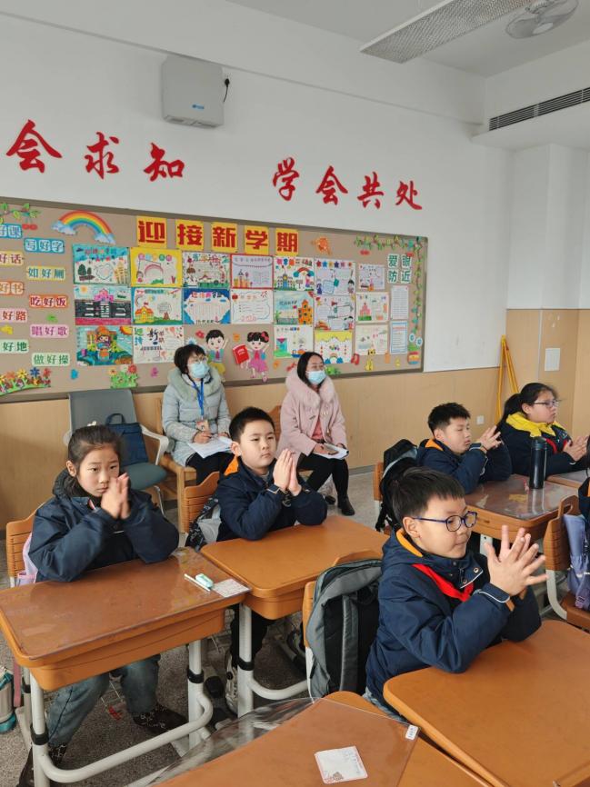 【湖畔·协同育人】开学启新程，督导促提升——金陵小学（仙林湖校区）2月专项督导_html_5ae854ba.jpg
