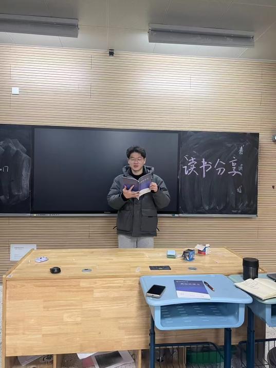 【博学广志】沐书香，阅分享----记金陵小学广志路校区科学组教师读书分享会_html_m41c2345.jpg