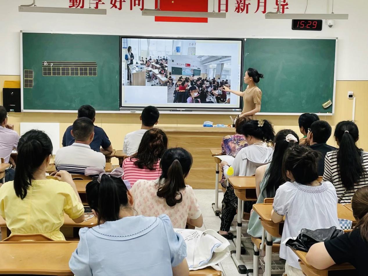 【湖畔·三博论坛】从“核心素养”到“工作重点”——在2022-2023学年第二学期家长会上的发言_html_m73d786de.jpg
