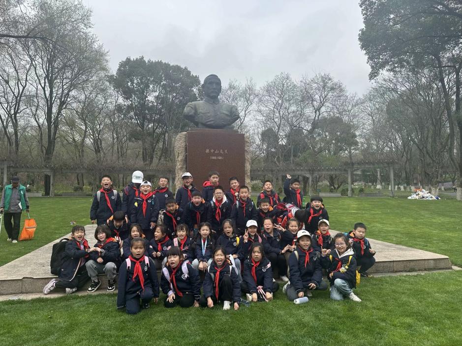 【湖畔·学生活动】春风拂面，学子欢腾——记金陵小学（仙林湖校区）二年级综合实践活动_html_5af35dc0.jpg