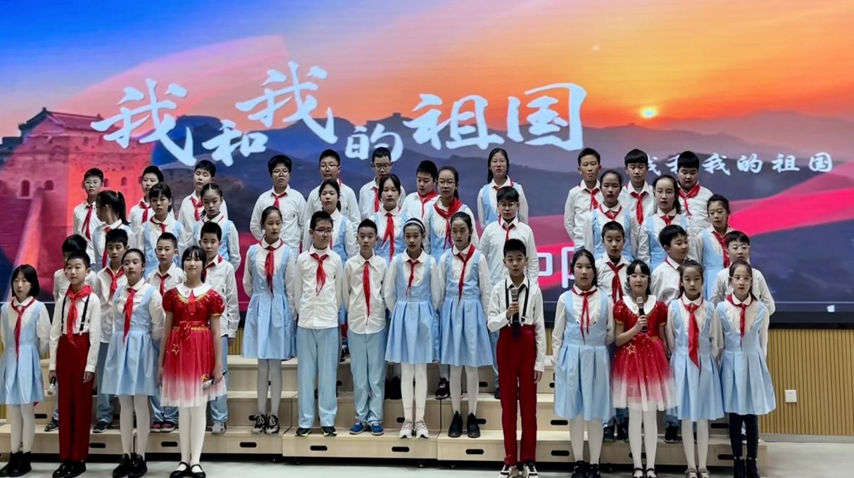 【博学广志】红歌传唱·童心向党——记金小广志路校区第三届广志艺术节暨“萌娃唱红歌”主题活动五年级诗朗诵专场_html_436d638d.jpg