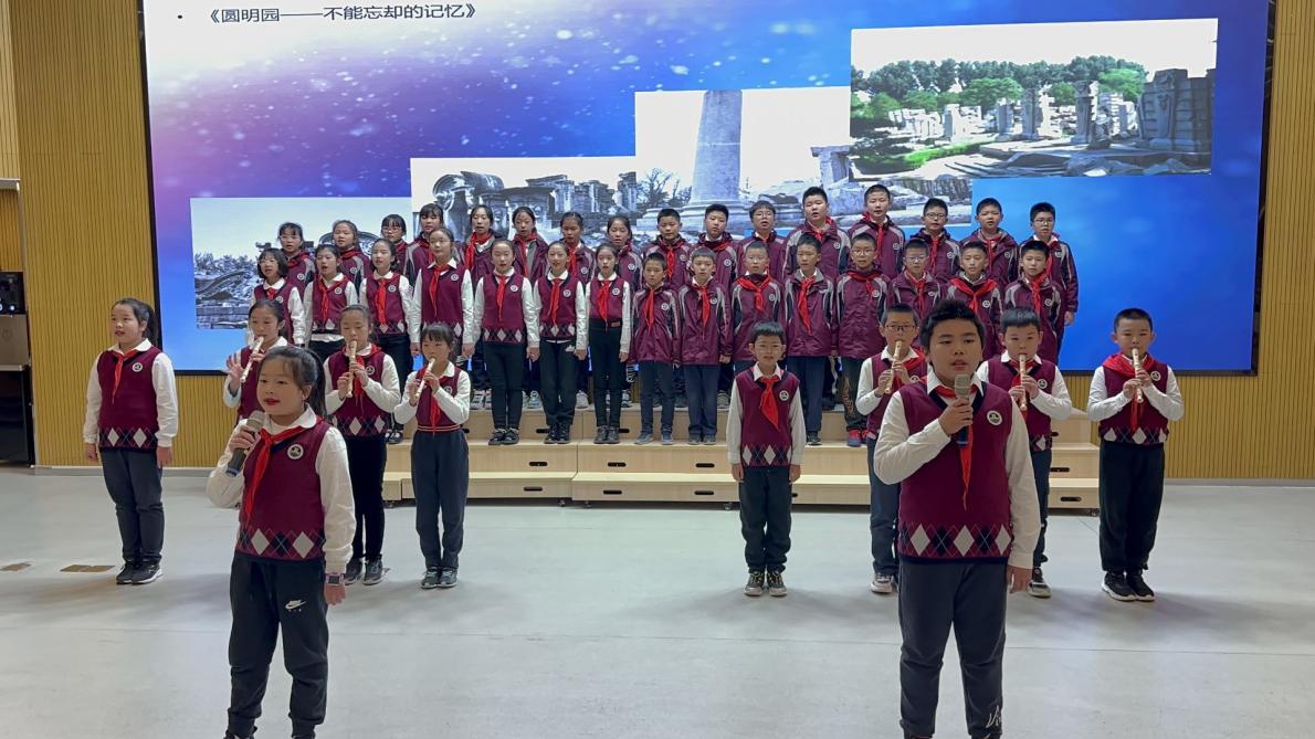 【博学广志】红歌传唱·童心向党——记金小广志路校区第三届广志艺术节暨“萌娃唱红歌”主题活动五年级诗朗诵专场_html_d69cf33.jpg