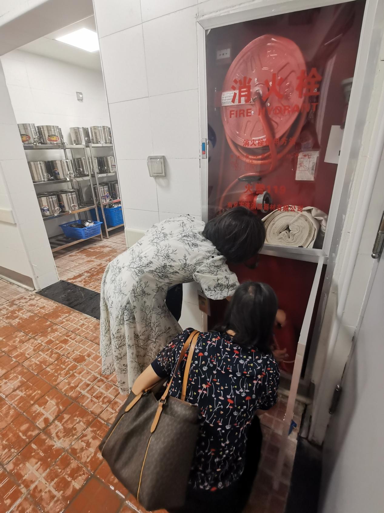 【湖畔·协同育人】开学督导促发展，关爱生命保健康——记金陵小学（仙林湖校区）9月专项督导_html_142c4080.jpg