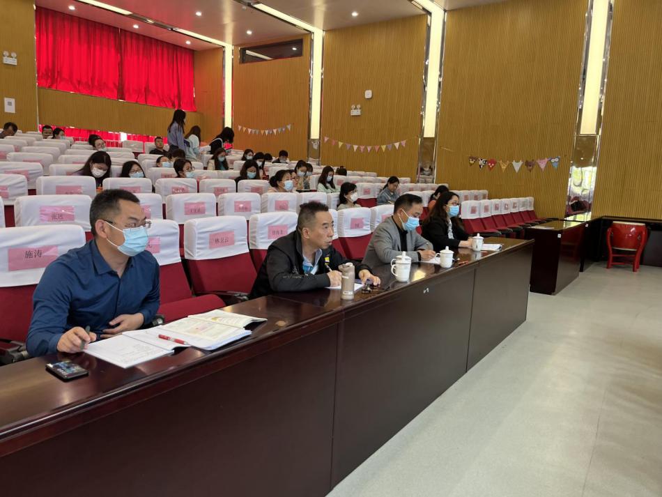 【博学广志】优化练习设计，培养关键能力——记栖霞区小学四年级数学教研活动_html_304f96fd.jpg
