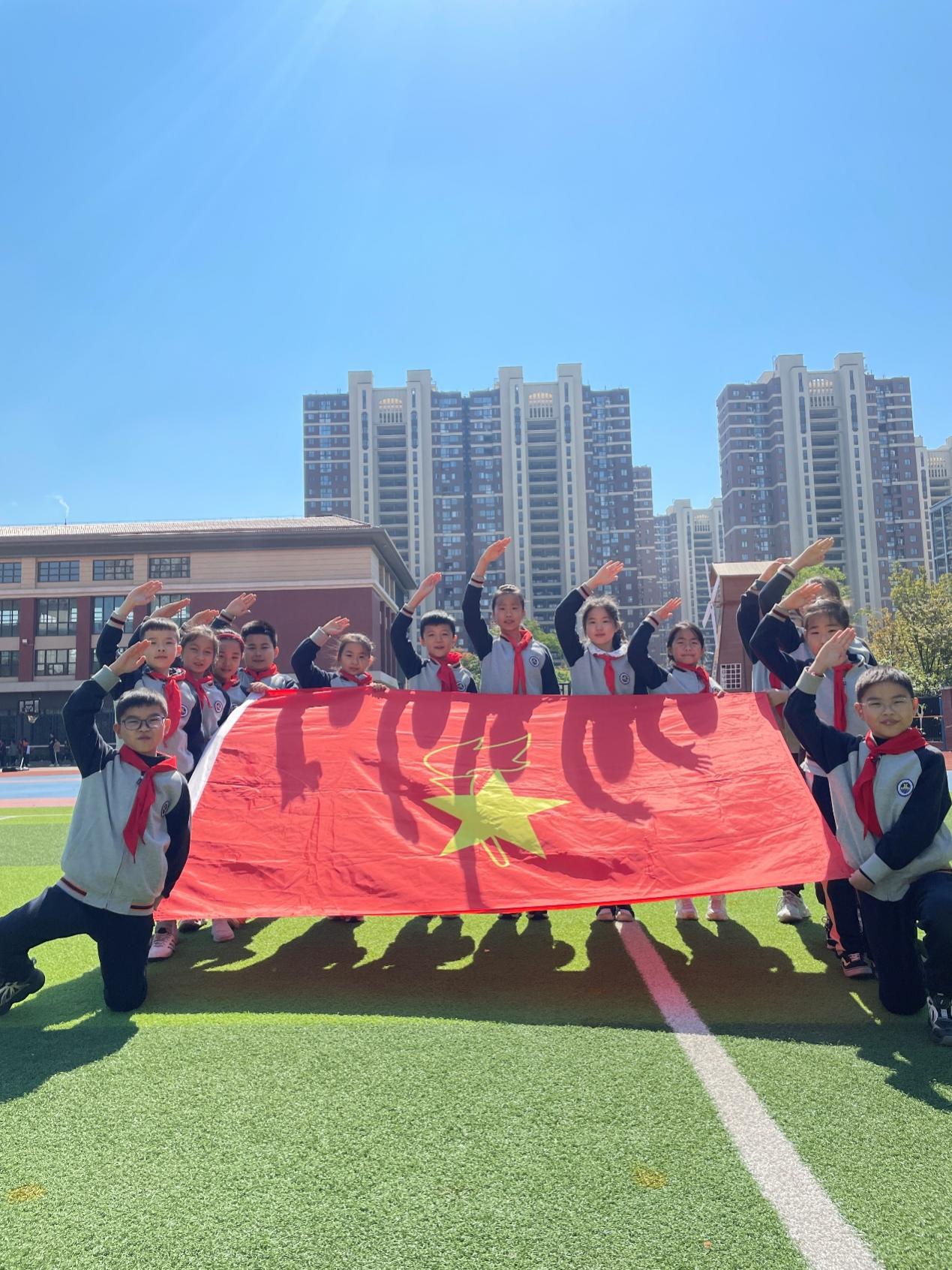 【湖畔·先锋示范】不负韶光，砥砺前行——2019级6班先进班集体事迹介绍_html_m372269b7.jpg