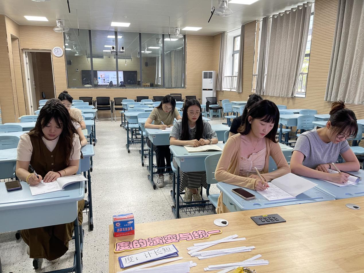 【博学广志】“阅读·悦心·跃成长”——记金陵小学广志路校区美术组教师读书分享会_html_3e7cc1aa.jpg