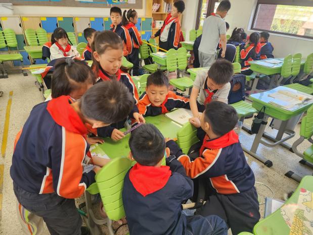 【湖畔·童化课堂】“量”从度中来  “感”从悟中来——数学校本研修之课例研讨（253）_html_m2e7631c4.jpg