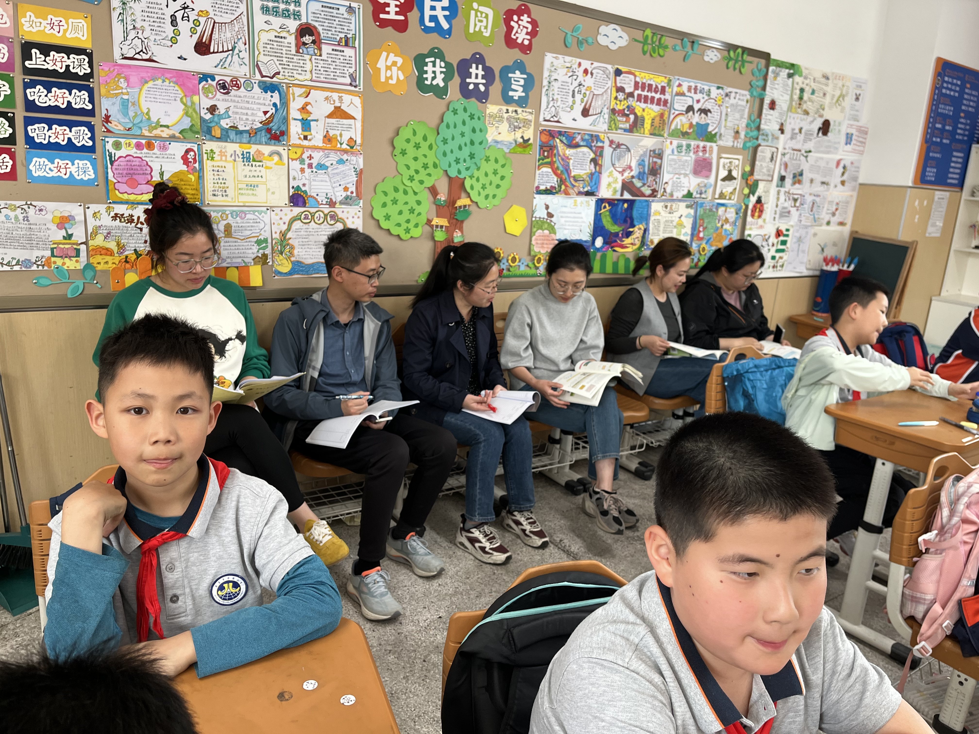 【湖畔·童化课堂】推理想象，感悟度量一致性——数学校本研修之课例研讨（257）_html_58dd7e8a.jpg