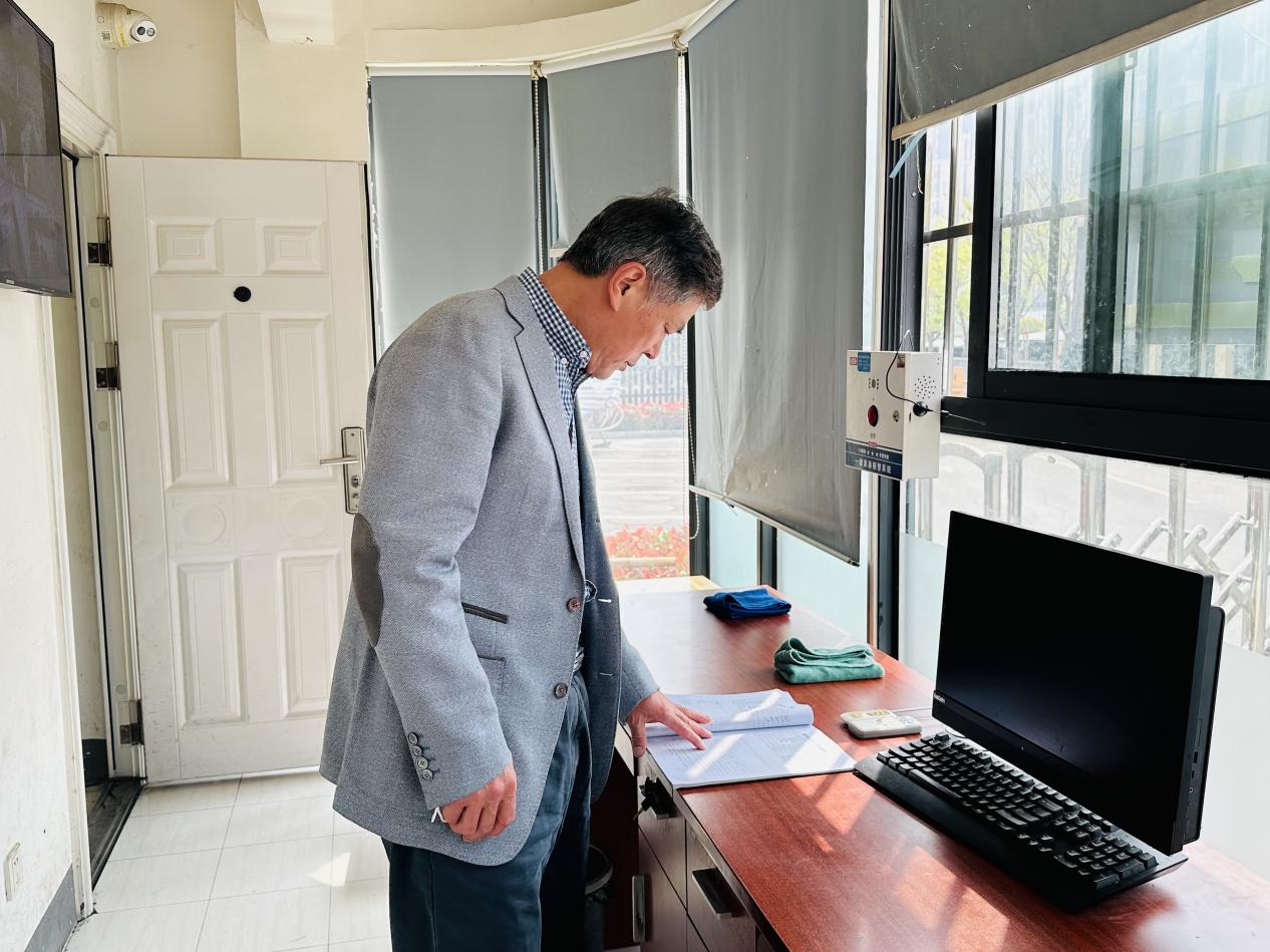 【博学广志】聚焦健康成长 促进体质提升——栖霞区责任督学莅临我校开展4月份专项督导_html_m2ec03ef.jpg