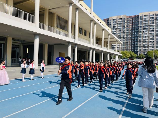 【湖畔·学生活动】“运动展风采，健康向未来” ——金陵小学（仙林湖校区）2023—2024学年春季运动会（二年级）_html_20220fa4.jpg