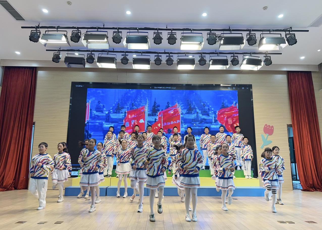 【湖畔·学生活动】“红领巾爱祖国——最好的我们”合唱比赛五年级专场_html_22532ebb.jpg