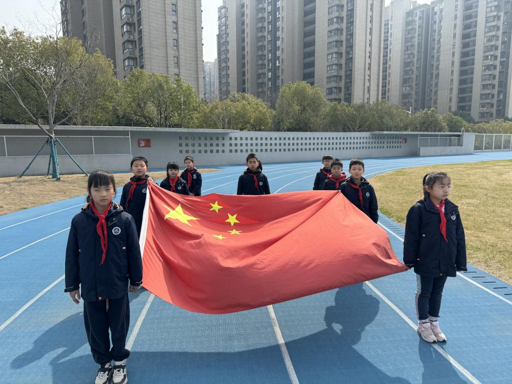 【湖畔·学生活动】与法同行 护航成长——普法宣传进校园活动_html_a31afad.png