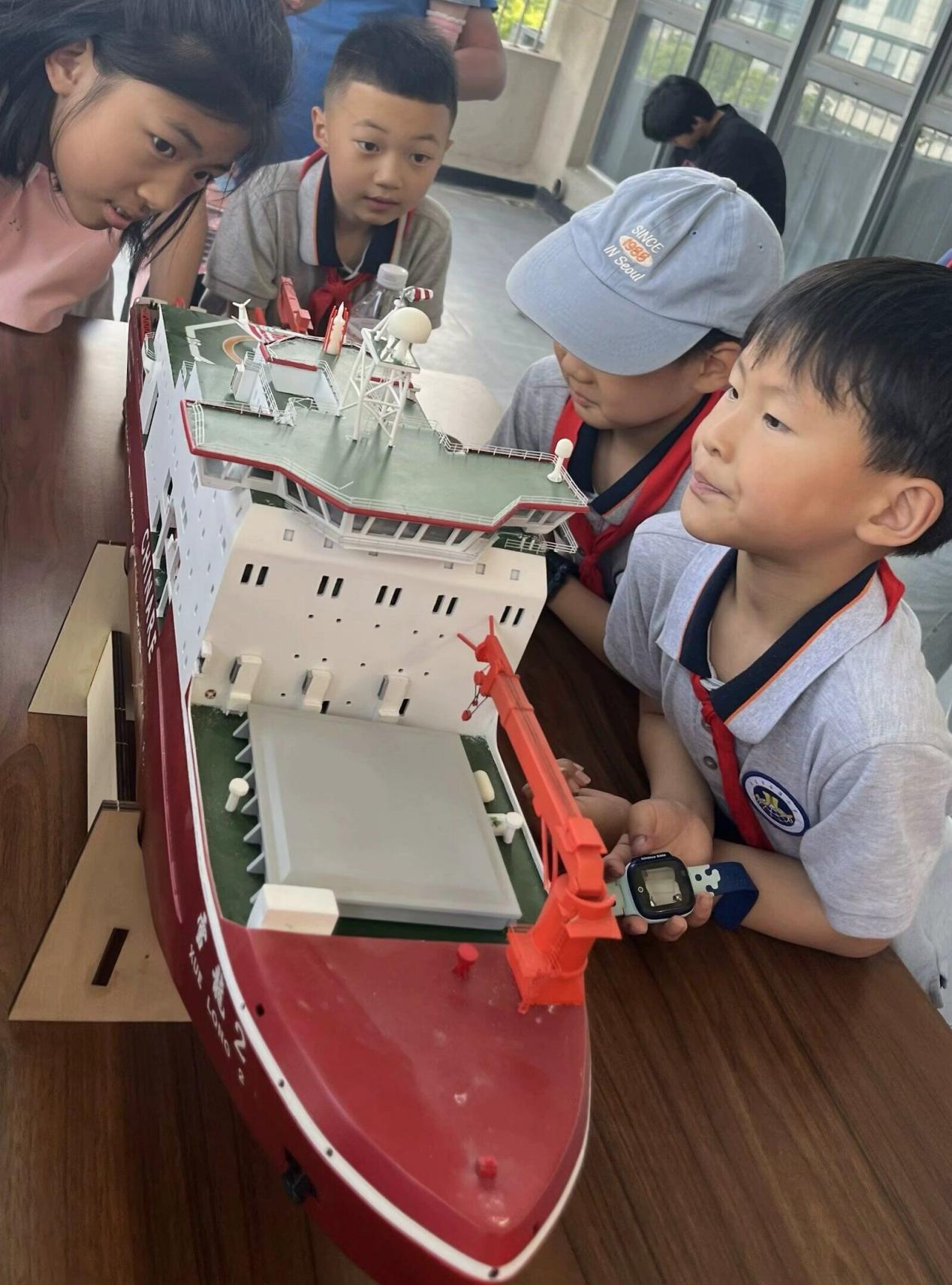 【湖畔 家长互助团】梦起科大，智慧启航——“小蓝鲸”科普研学营第二次蚕桑和船海科技之旅_html_34d65b57.jpg