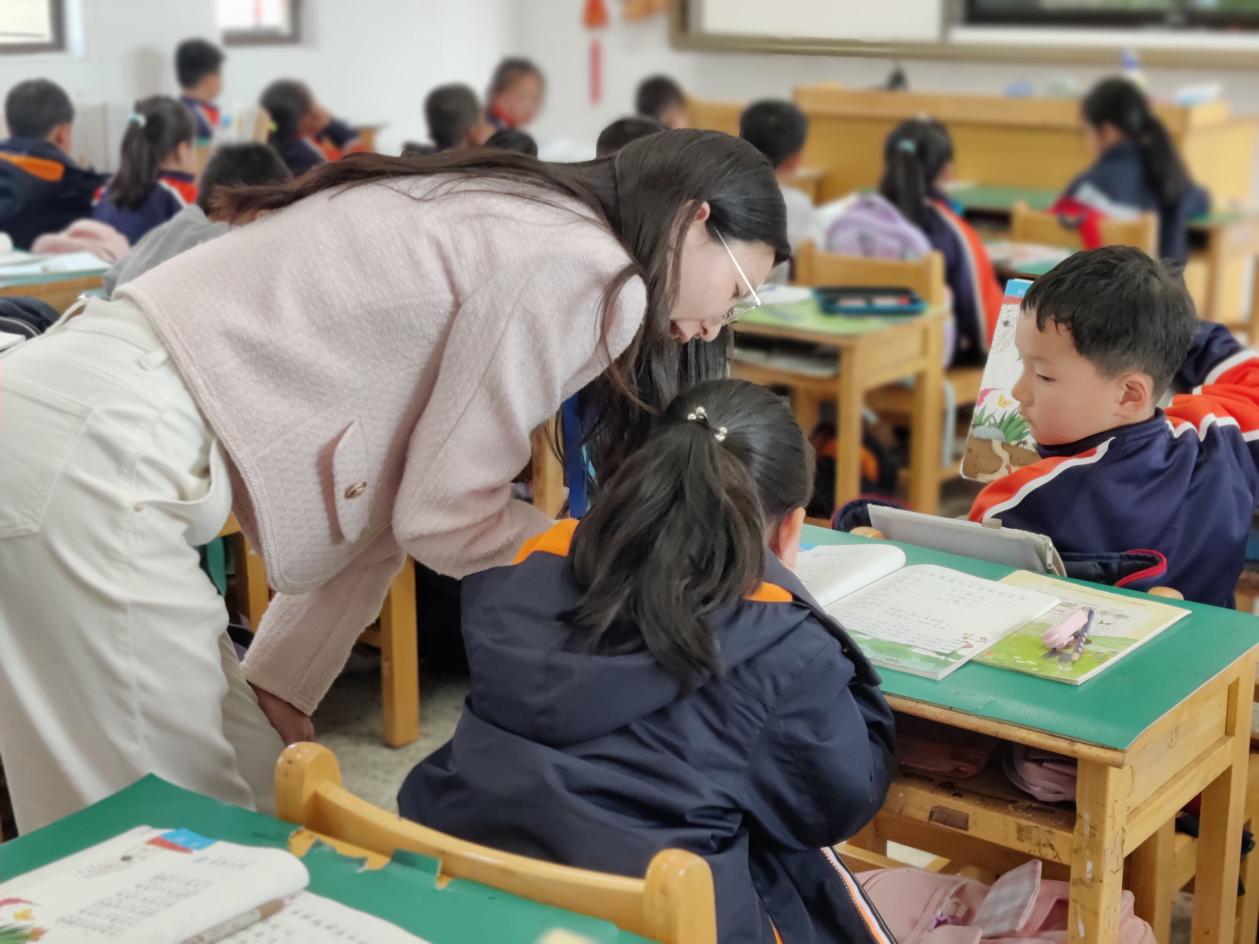 【湖畔·童化课堂】春日浓浓，同研成长——记金陵小学（仙林湖校区）语文小组教研_html_m22c126ad.jpg