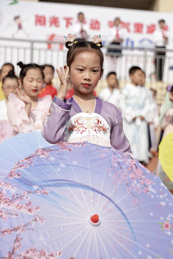 【博学广志】阳光下运动  节气里成长——金小广志路2022-2023学年第二学期春季运动会_html_m76966a41.jpg