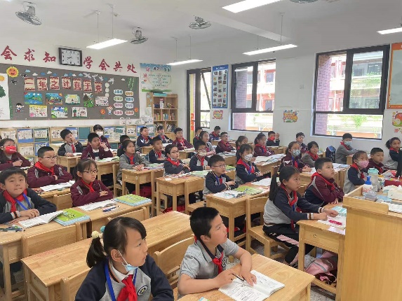 【湖畔光影】“双减”精神进课堂，行政听课促落实——金陵小学（仙林湖校区）“推门听课”活动（11）_html_m672797c5.jpg