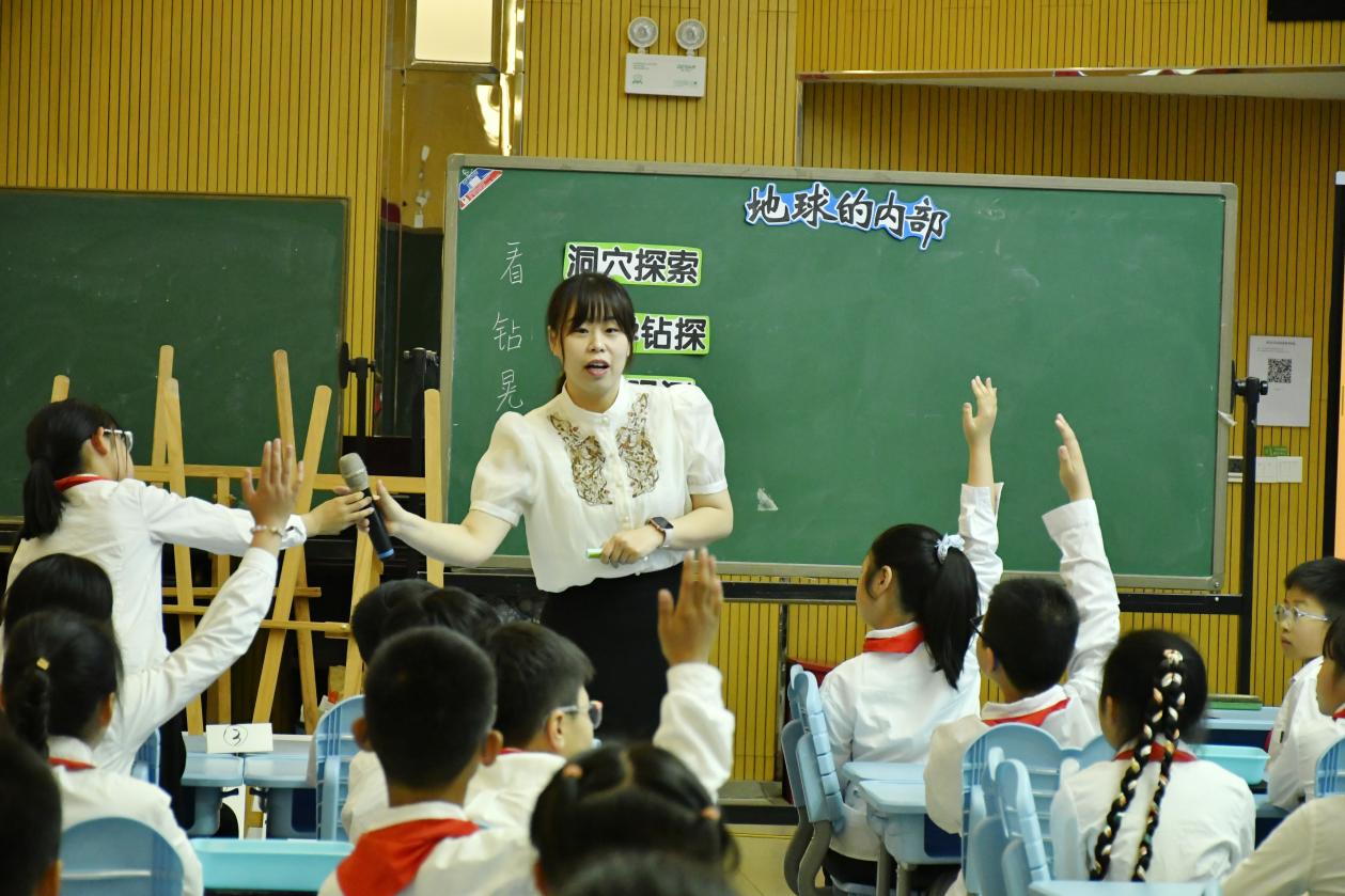 【博学广志】深耕观察描述 共研思维发展——记南京市栖霞、玄武、鼓楼小学科学三区联片教研教研活动_html_5aebef30.jpg