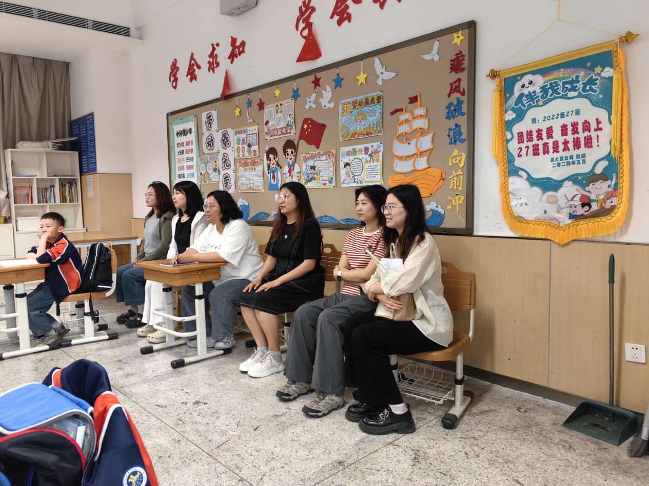 【湖畔·童化课堂】探索海底奥妙，构建高效课堂——记金陵小学（仙林湖校区）三年级语文组教研活动_html_4c98a392.jpg