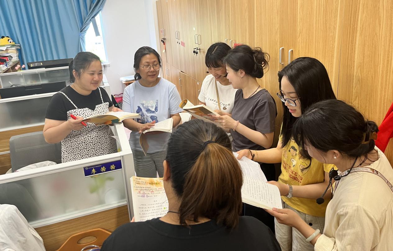 【湖畔·童化课堂】感受神话魅力，弘扬传统神奇——记金陵小学（仙林湖校区）二年级语文组教研活动_html_m19791328.jpg