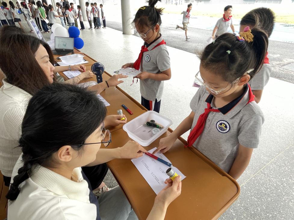 赋趣于乐炼技能，逐梦九天提素养——“你好，太空！”金陵小学（仙林湖校区）学科游园活动_html_20840b8b.jpg