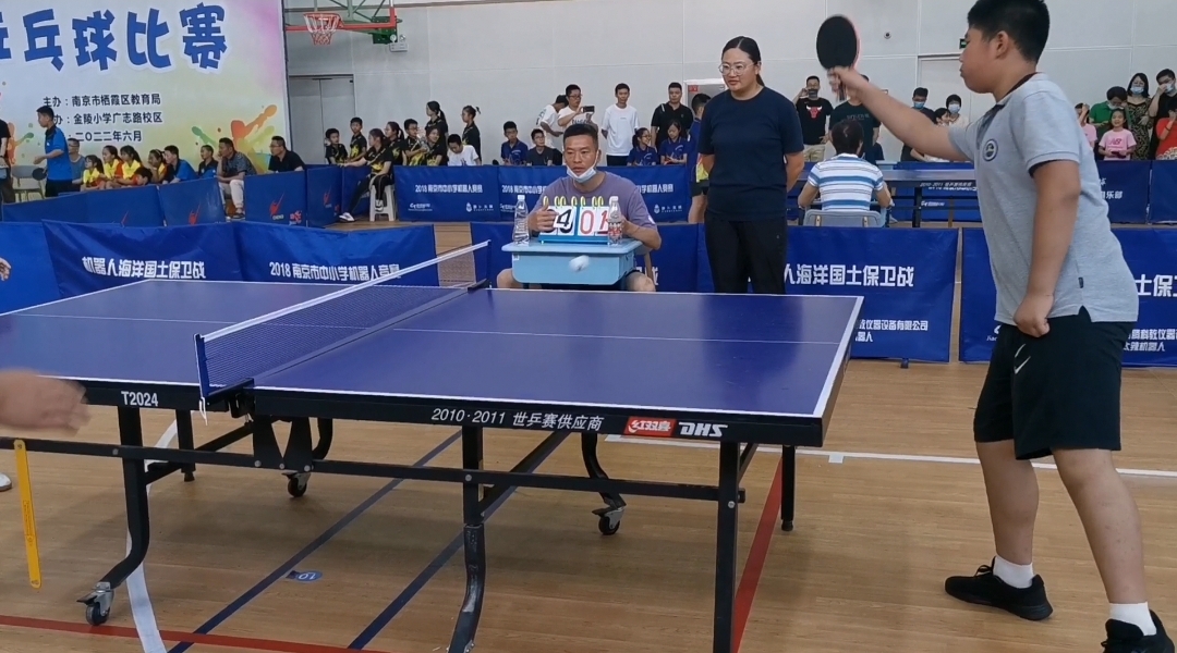 【湖畔光影】赛热情，展风采——记金陵小学（仙林湖校区）校级乒乓球队参加栖霞区小学生乒乓球比赛_html_34c010c1.jpg