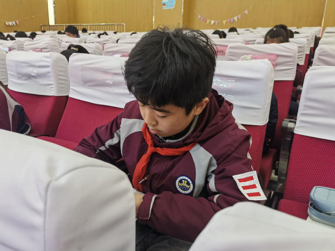 【博学广志】诗歌点亮童心  诗意润泽童年——记金陵小学广志路校区第三届“石抱树”杯诗歌竞赛决赛（高年级组）_html_m616e7eeb.jpg