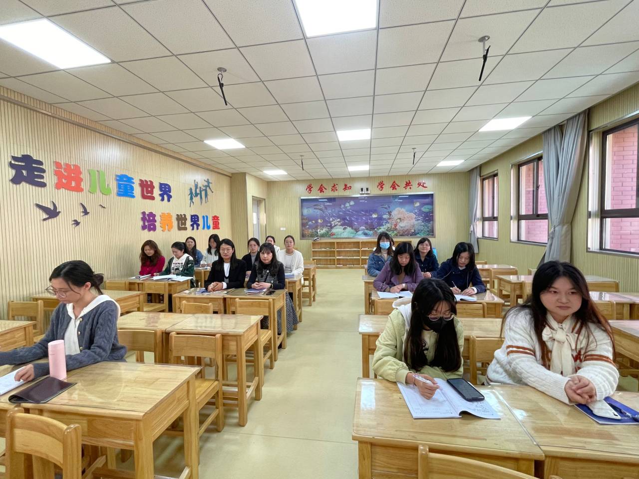 【湖畔·童化课堂】深耕课堂勤探索  潜心教研促提升——语文校本研修之课例研讨_html_m3de5c2c6.jpg