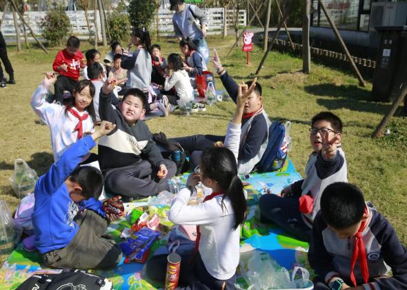 【湖畔·学生活动】探秘农场 劳动“趣”秋游——金陵小学（仙林湖校区）五年级秋季综合实践活动_html_2abcea09.jpg