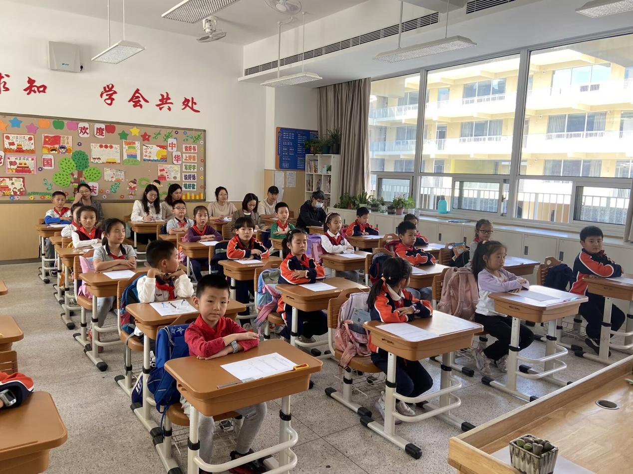 【湖畔∙童化课堂】“小长假里的数学故事”——数学故事汇之课例研讨（138）_html_299b85a6.jpg