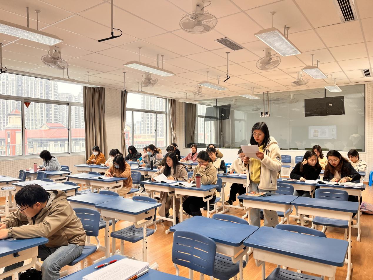 【湖畔·童化课堂】教研促发展 课堂展风采——记金陵小学（仙林湖校区）语文大组教研_html_m6de70426.jpg