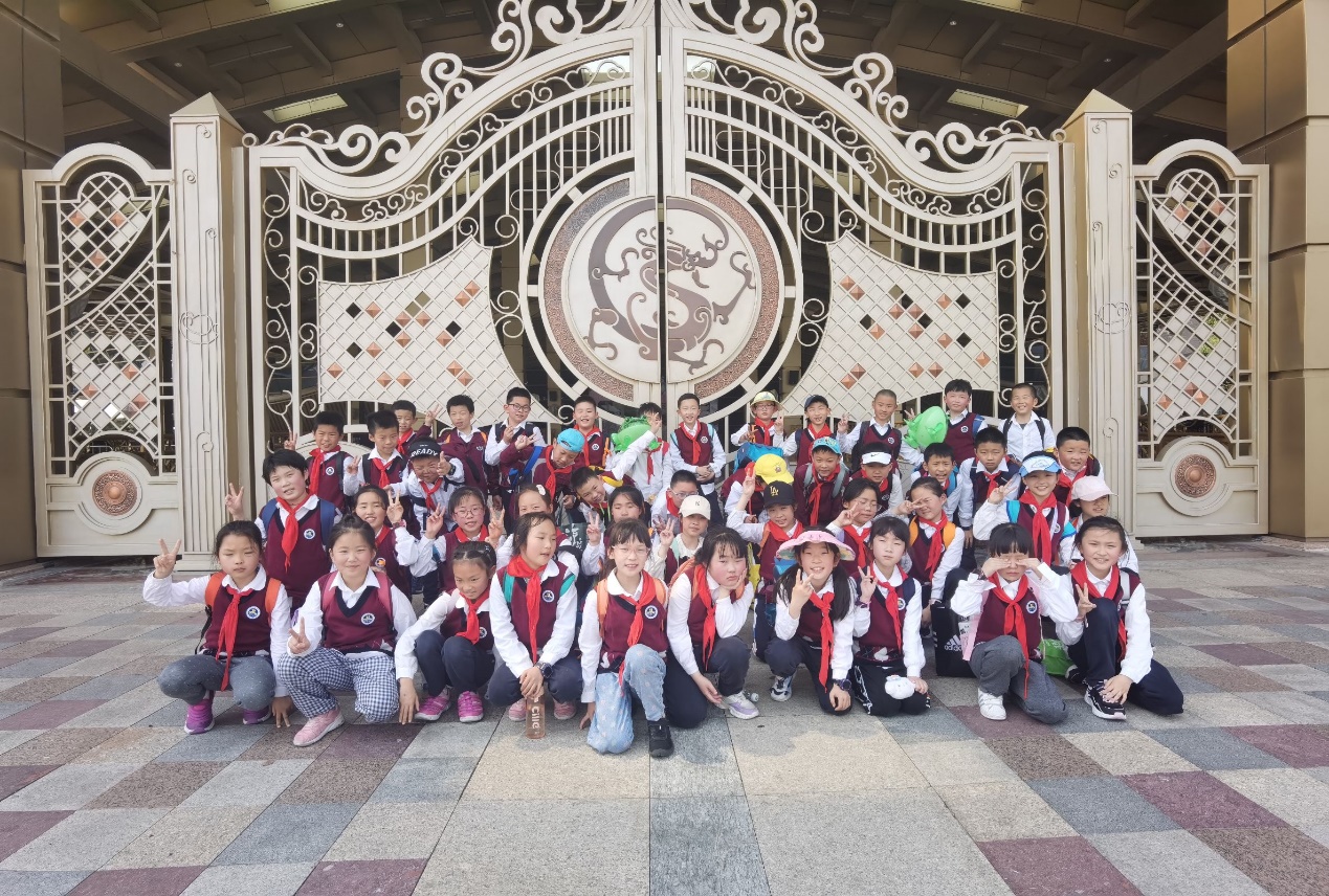 【博学广志】春生万物荣 研学正当时——记金陵小学广志路校区三年级春季社会实践活动_html_354c43f9.jpg