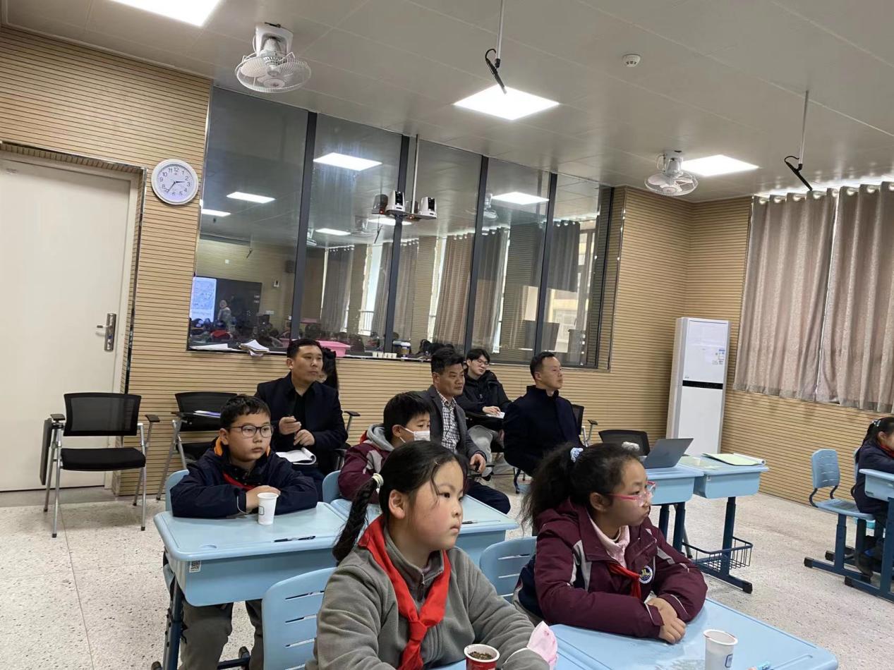 【博学广志】以研促教，共同进步——金陵小学广志路校区科学组校本教研活动_html_1088bcdf.jpg