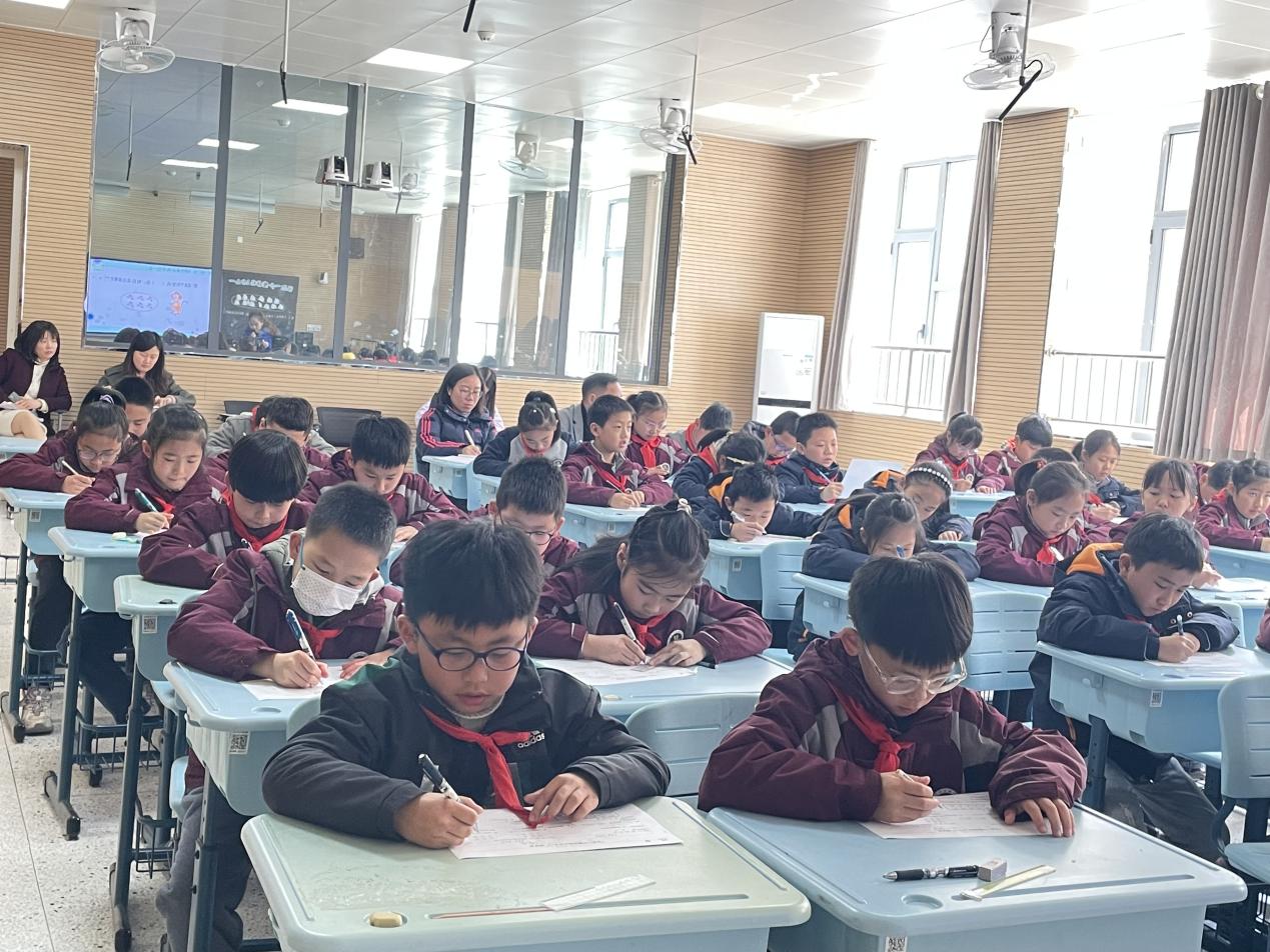 【博学广志】尊重主体思维，深化分数理解——金陵小学广志路校区数学组基于儿童立场的理学单教学实践研_html_7e8faeae.jpg