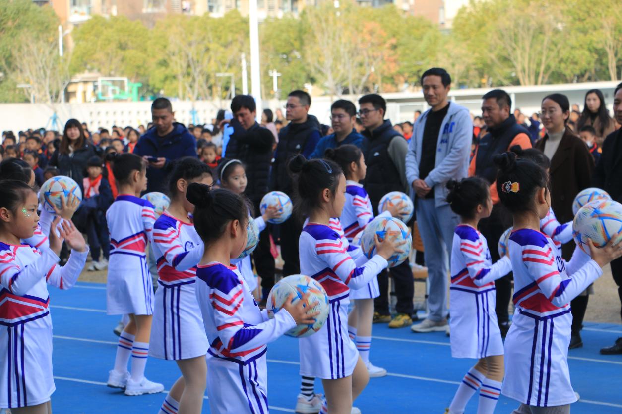 【湖畔·学生活动】热烈祝贺南京市金陵小学（仙林湖校区）“校长杯”足球联赛暨闭幕式圆满落幕_html_76fc4504.jpg