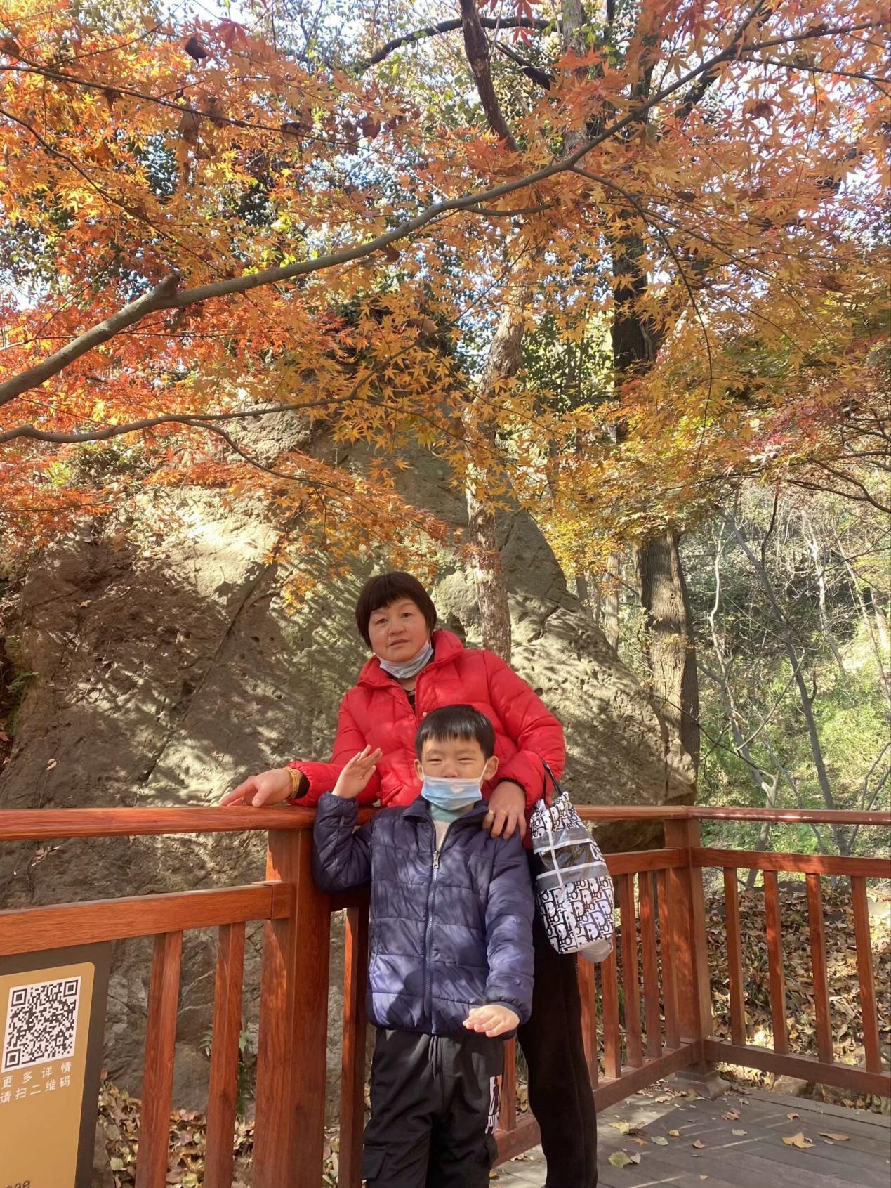 【湖畔·红领巾】同游栖霞山，共赏红枫节——记金陵小学（仙林湖校区）2023级5班团建活动_html_m2bc70cc5.jpg