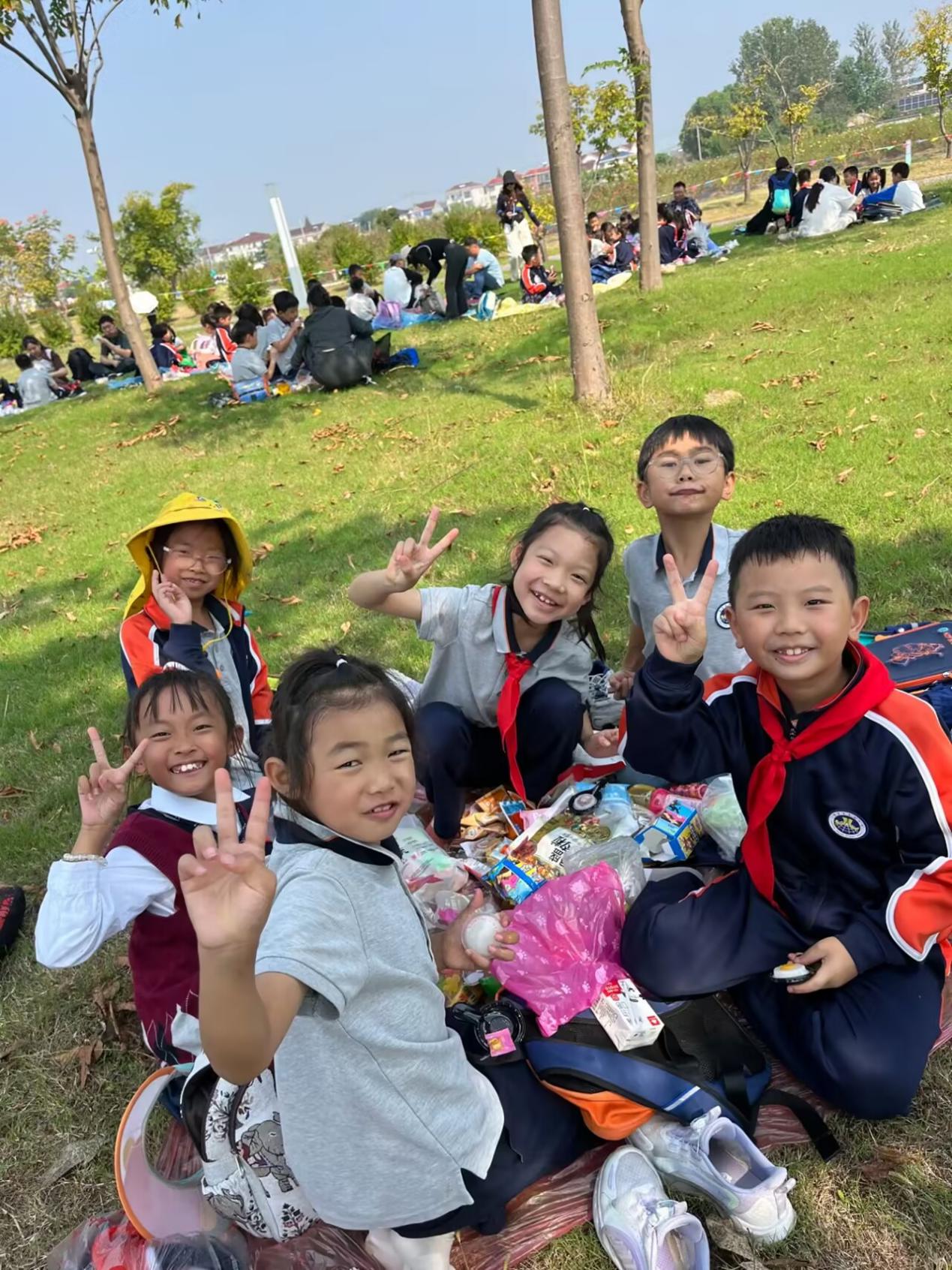 【湖畔·学生活动】感受自然之美——金陵小学（仙林湖校区）二年级秋季综合实践活动_html_m7eb73e4d.jpg